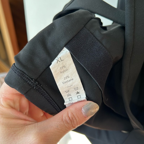 Halara Black Strappy Crop Top - Picture 4 of 5